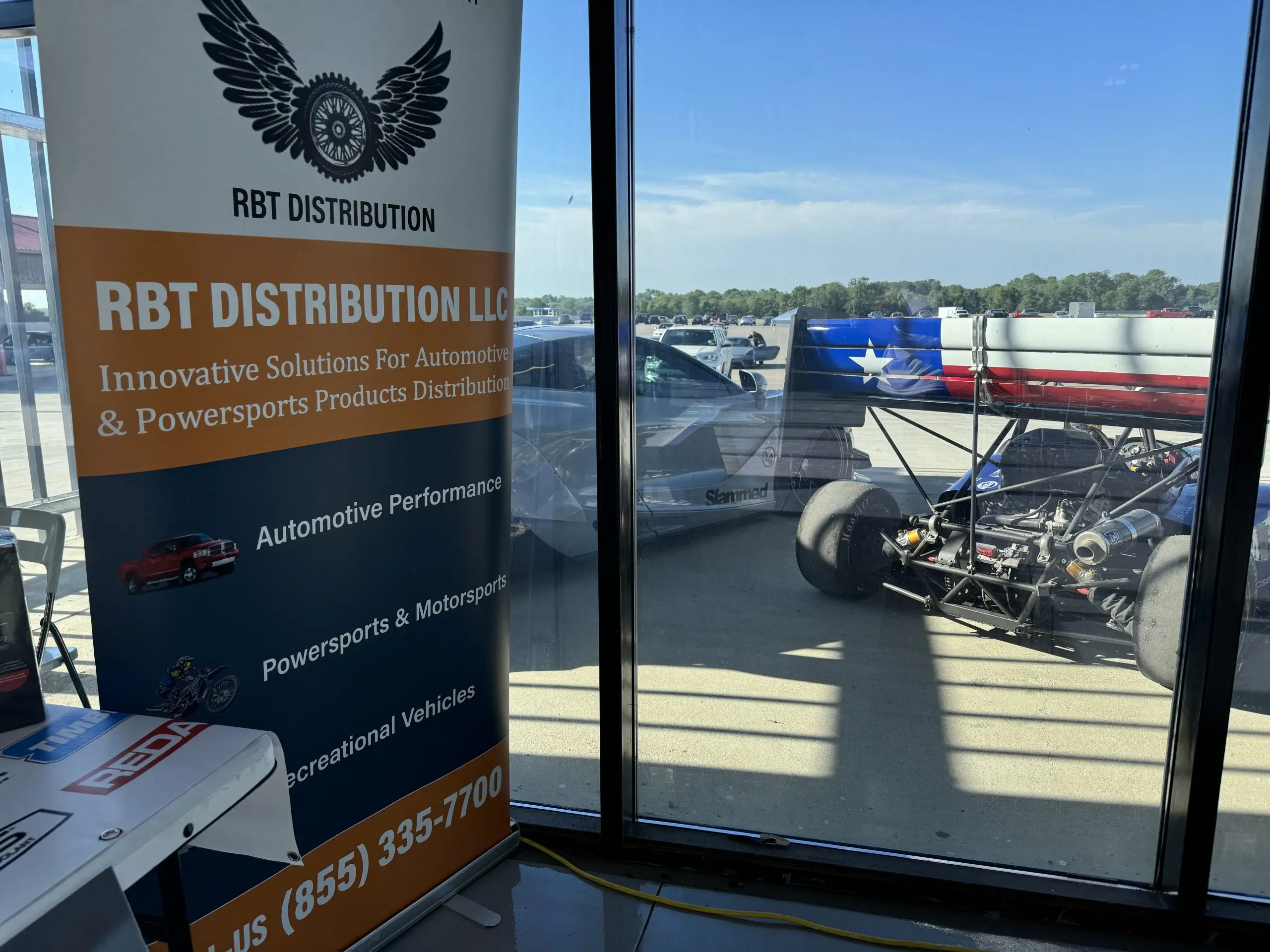 G2-booth-set-up-scaled